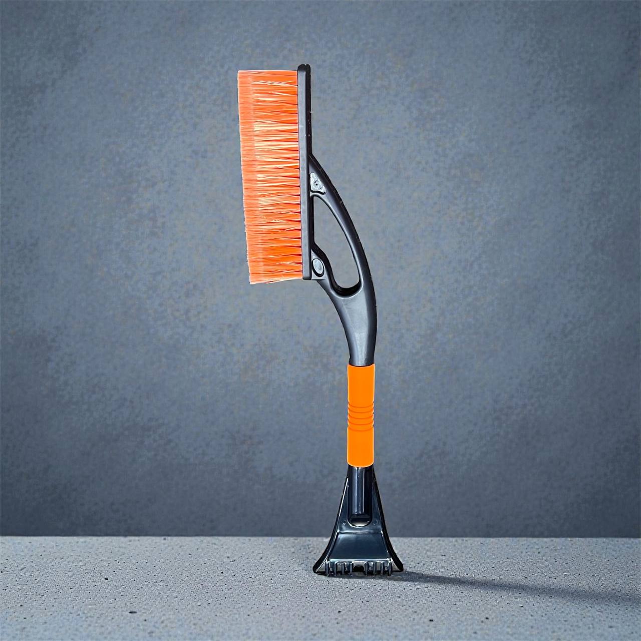 Щетка для уборки снега 57см.