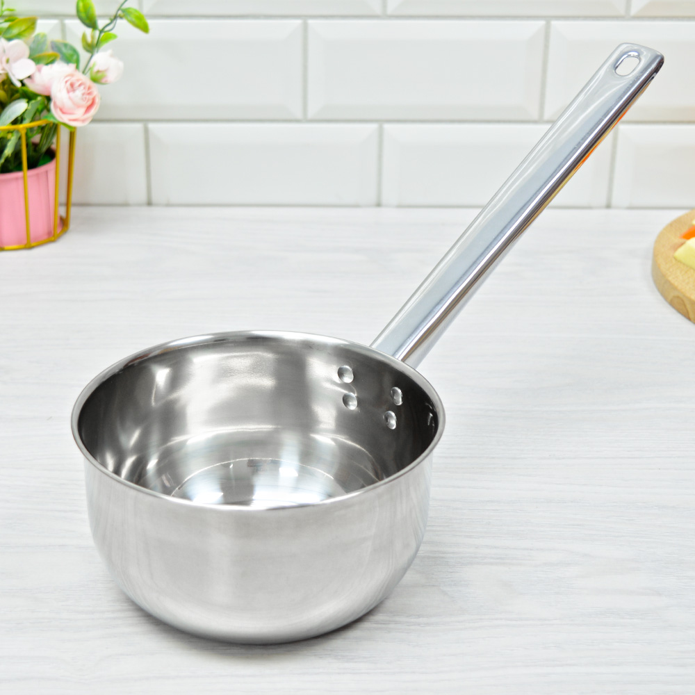 Ковш кухонный, с длинной ручкой, из нержавеющей стали, 1,8 л, 41х16х9,5 см, нержавеющая сталь, цвет хромированный.
