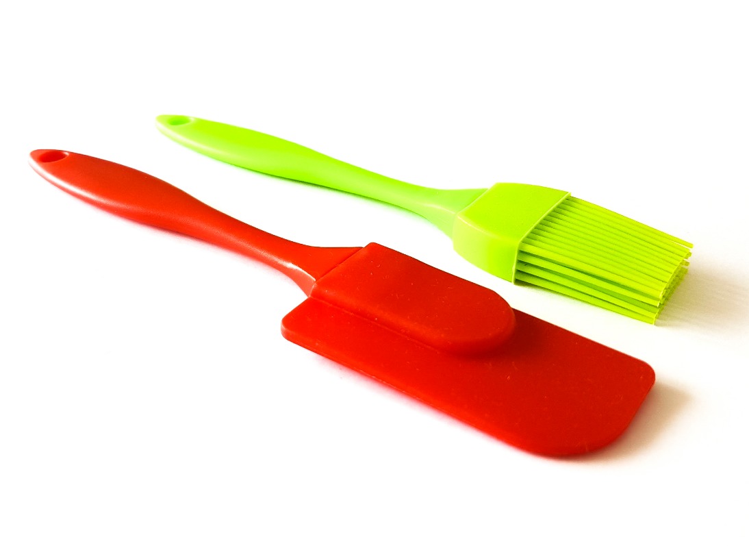 Набор силиконовых принадлежностей 2 предмета (кисточка, лопатка)
